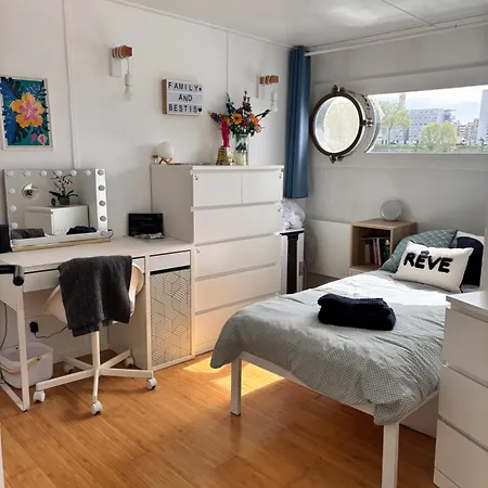 Bed & Breakfast D'hotes Sur Un Bateau